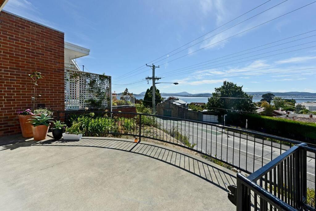 The Tassie - Luxury With Panoramic Water Views Hobart Exterior foto